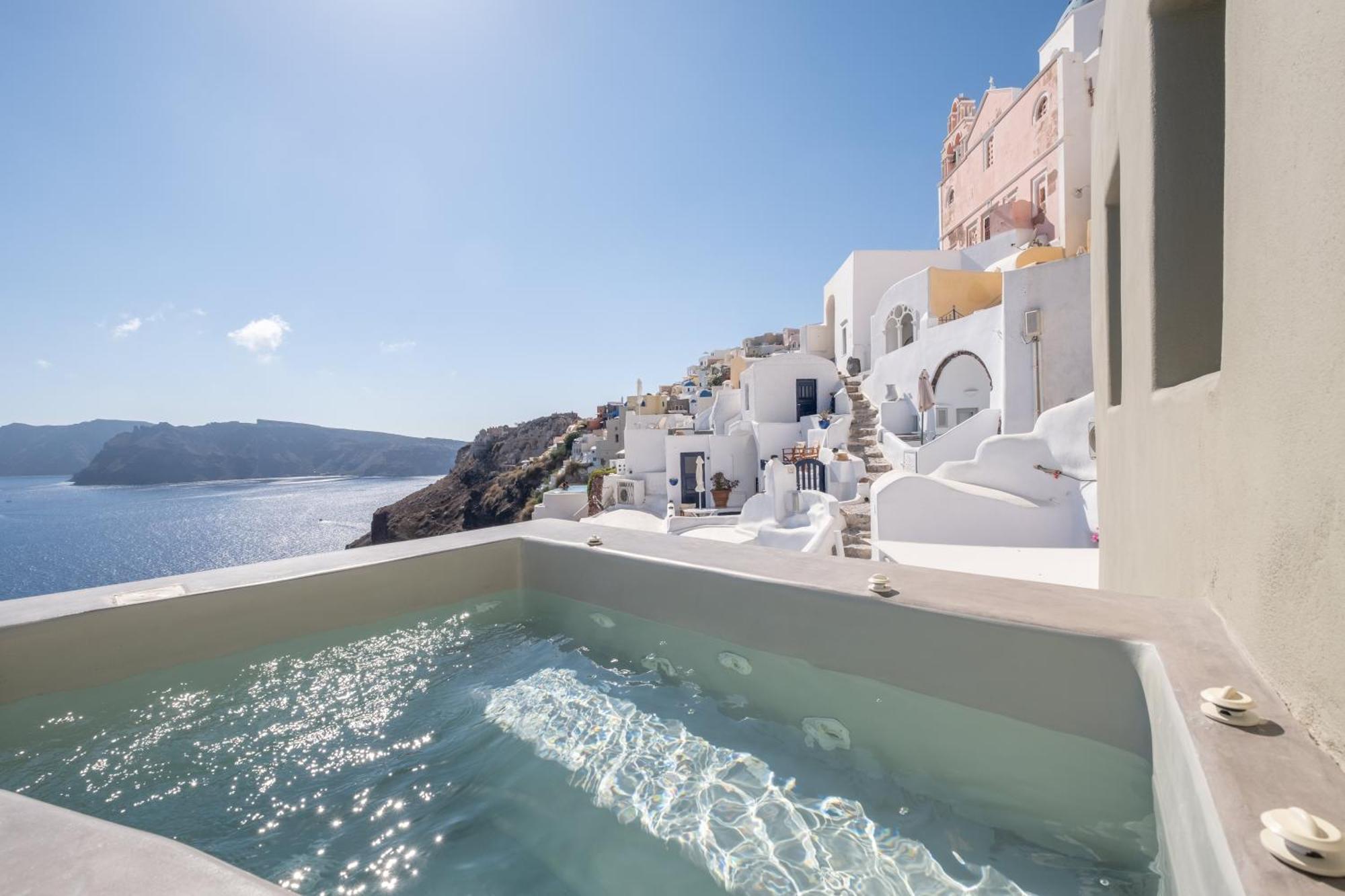Santoroia Luxury Suites By Caldera Houses Exterior photo